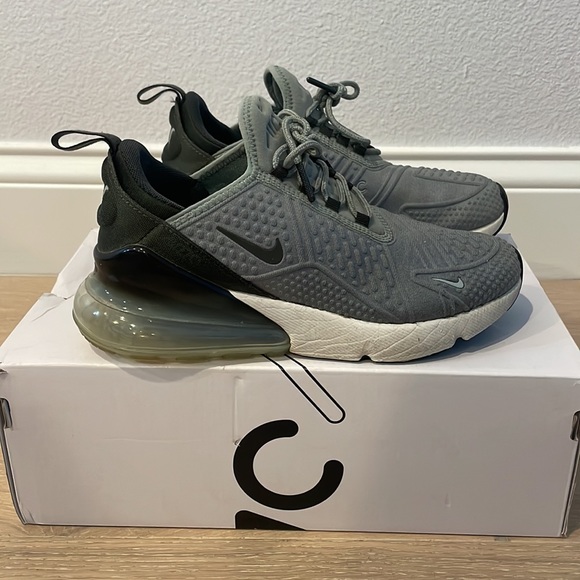 Nike Air Max 270 SE in Mica Green/Sequoia-Igloo, Size 7 - Picture 4 of 9